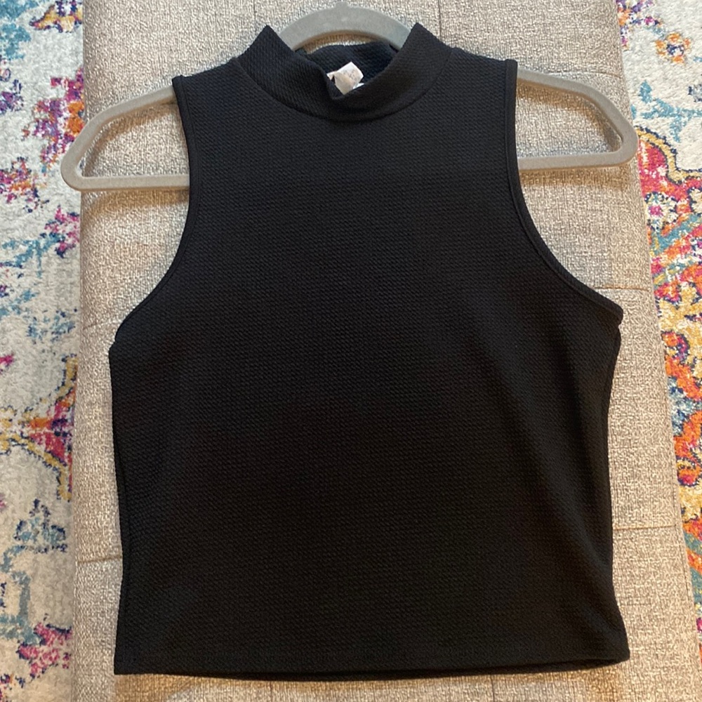 Caution to the Wind Textured Crop Top Size Medium